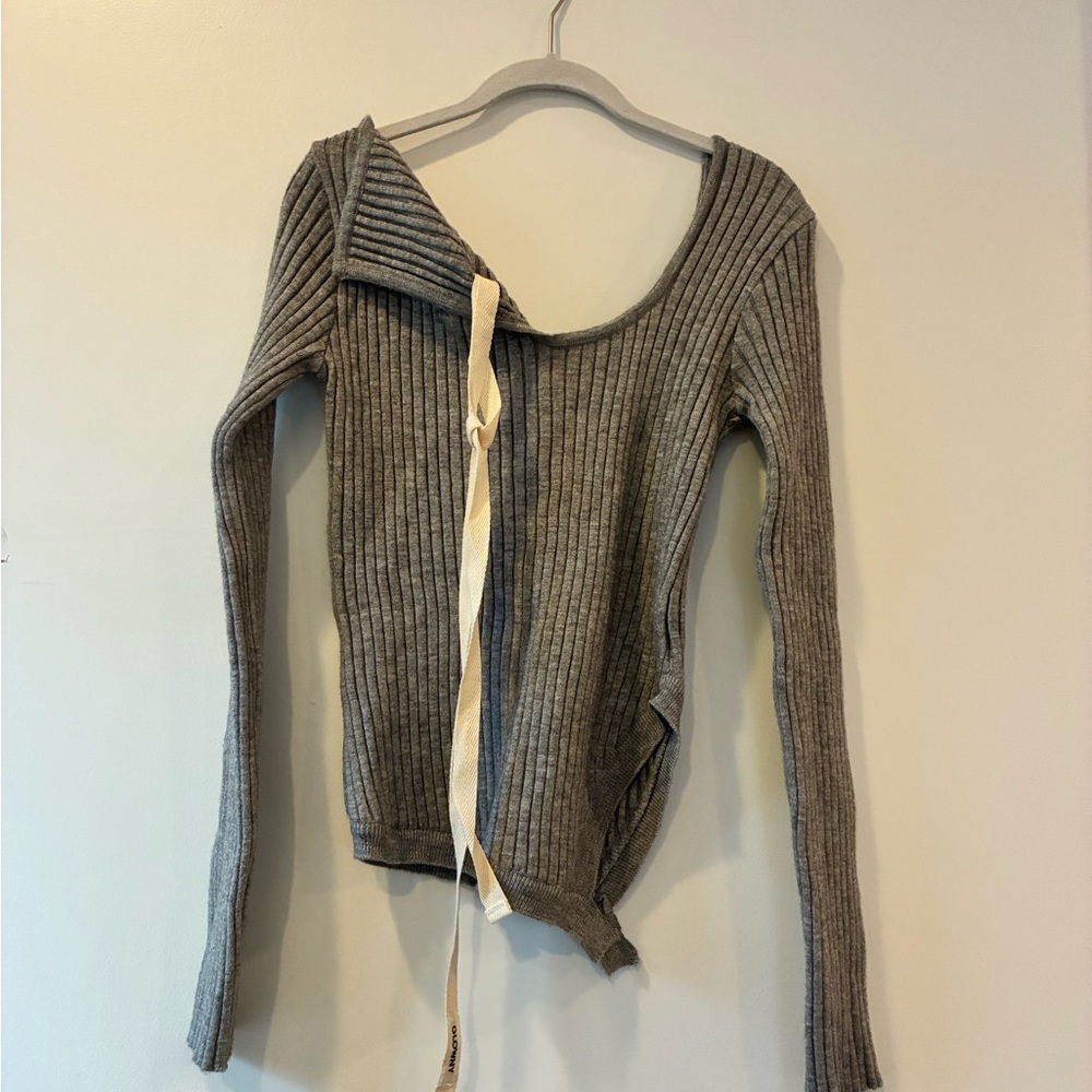 Glowny off shoulder knit
